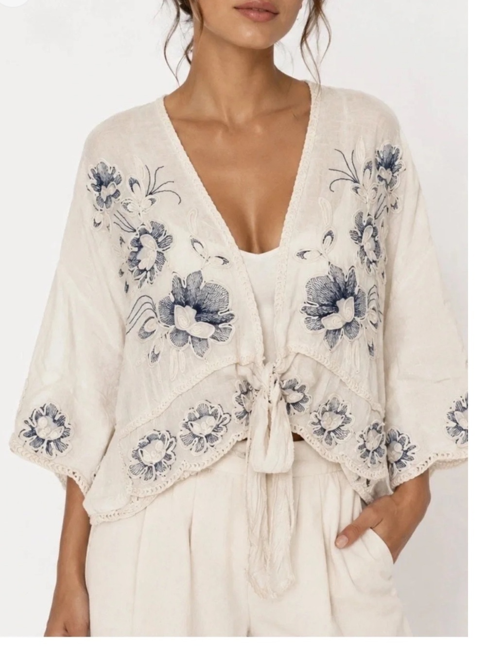 Rachel Zoe Crochet with Blue Embroidered Boho Kimono Blouse Tie Waist 95% Cotton